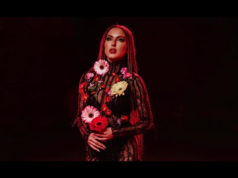Carine - Call 911 | Official Music Video