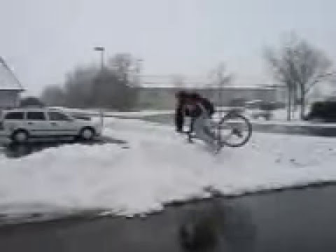 Fahrrad-Schnee-Unfall - aka Deutschlands dümmster!