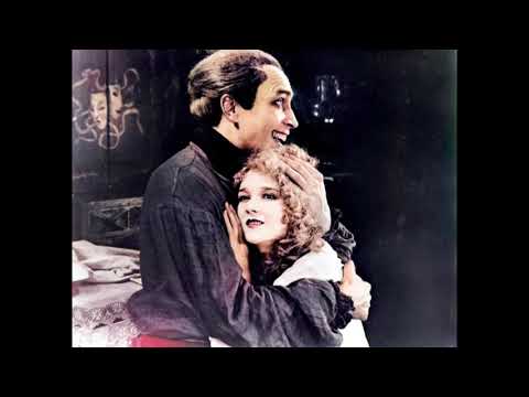 The Man Who Laughs (1928) - When Love Comes Stealing (Movie Version)