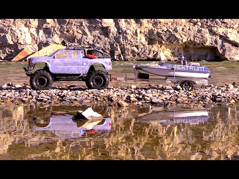 RC CWR Trailin with the SCX-10 and boat trailer for the NDQ jet boat