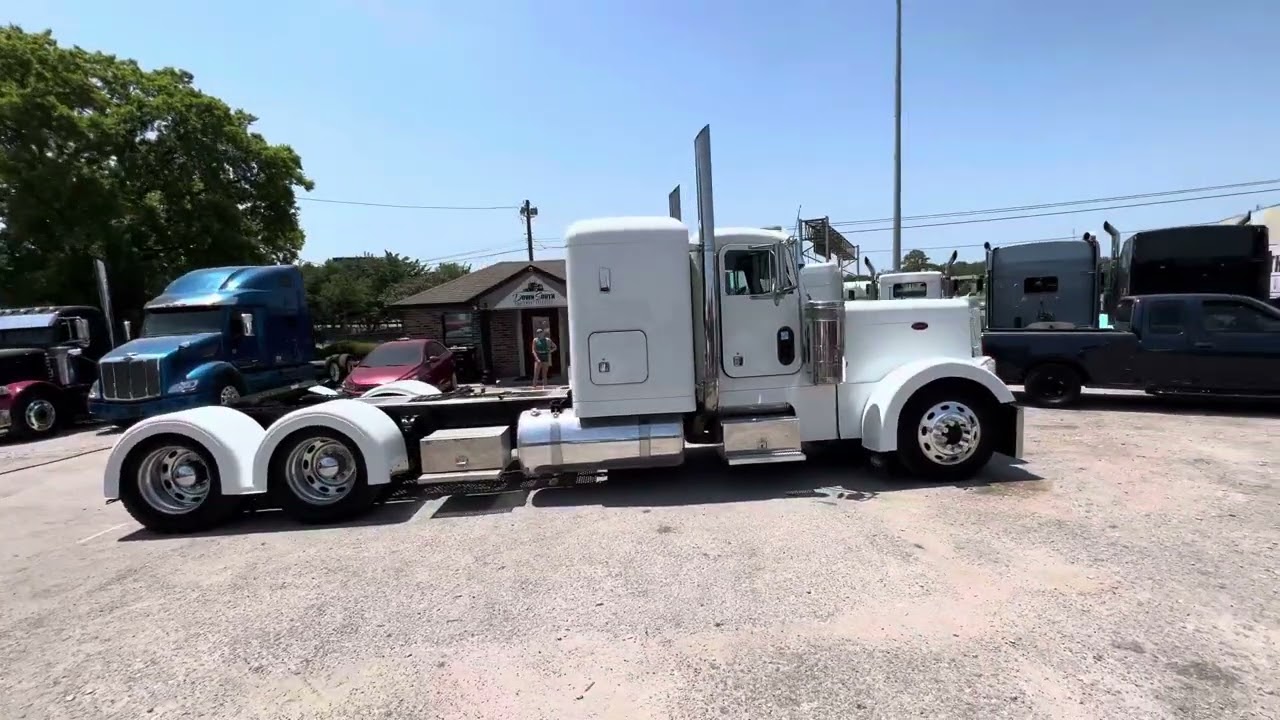 2002 Peterbilt 379 SOLD