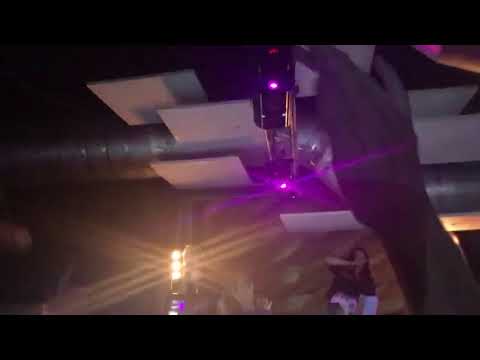 White Punk ударился об навес, когда залезал на стол (22.09.2017) Кемерово LONELY STAR TOUR