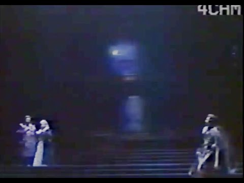 Rare footage of Sherrill Milnes, Luciano Pavarotti and Aprile Millo in Il trovatore