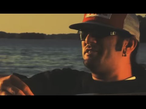 Pontoon Boat - Sunny Ledfurd
