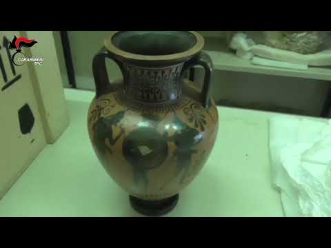 Carabinieri Tutela Patrimonio Culturale recuperano anfora attica a figure nere del Gruppo di Leagros