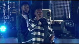 MOSES BLISS ON FIRE AT THE EXPERIENCE 17 (FULL VIDEO) singing Daddy Wey Dey Pamper &amp; other songs.