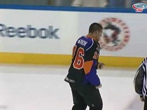 Patrick Maroon vs Joey Mormina