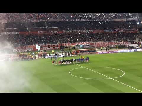 "Recibimiento de River vs cruzeiro" Barra: Los Borrachos del Tablón • Club: River Plate