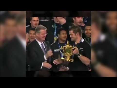 Les 13 pires poignées de main de l'histoire