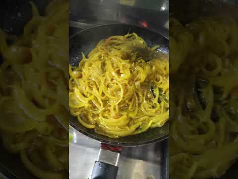 recette des oignons caramélisés -التفاية بالزبيب Comment caraméliser des oignons