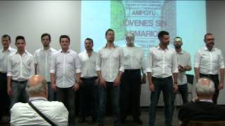 preview picture of video 'Actuación de la coral Barcelona Rainbow Singers (XII Jornadas Estatales AMPGYL)'