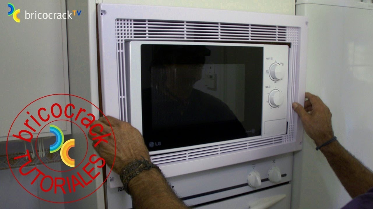 Instalar el marco de un microondas (Bricocrack)