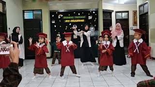 Download lagu Dance 'Semua Murid Semua Guru' anak TK mp3 Download lagu Dance 'Semua Murid Semua Guru' anak TK mp3