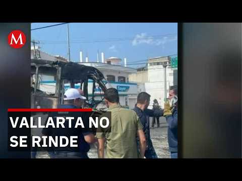 "Vallarta stands tall": The mayor's message in front of burned-out vehicles