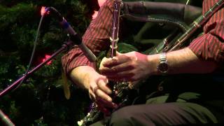 A "Round Robin" set of Tunes, from A Christmas Celtic Sojourn 2009 [HD]