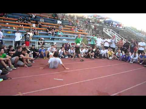 Szymo vs Michryc - SEMI FINAL BATTLE - World Championship Freestyle Football Prague 2011