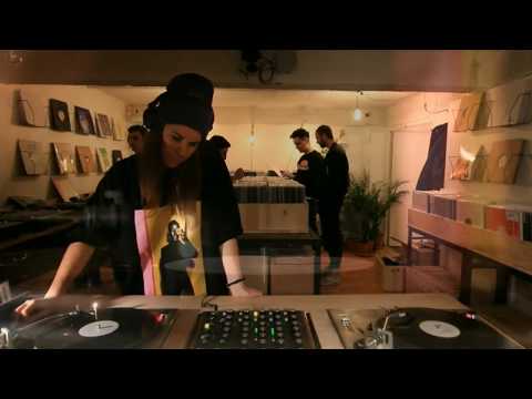 yoyaku instore session : Oshana