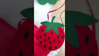 Vídeo de Fantasia Infantil Menina Moranguinho Longa com Chapéu e Bolsinha