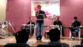 Me doob jata hoon.....