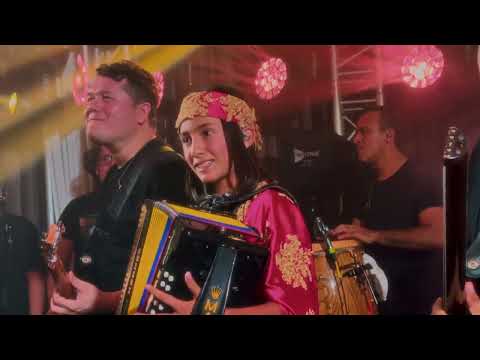 REINA GUAJIRA - Elder Dayán Díaz y Majo Arias (En Vivo)