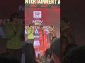 Vaishali Made Singing Madanmanjiri At NDTV Marathi Award Show Prajakttamali