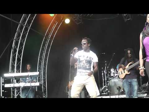 Joggo & the royal roots band live@ de zwarte cross lichtenvoorde 21 juli 2012