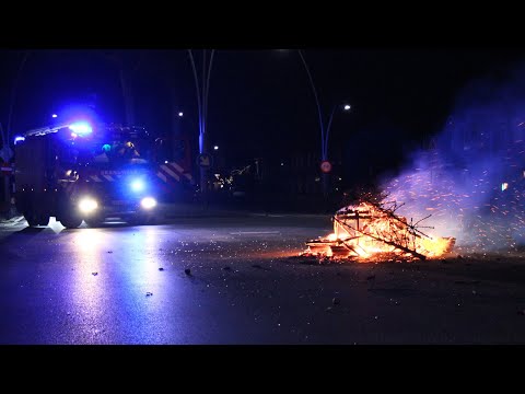 Brandweer Oss Tankautospuit 21-3132 met spoed naar een buitenbrand aan de Singel 1940-1945 in Oss