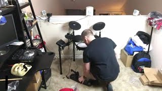 Video thumbnail for Simmons SD200 Electric drum kit UN BOXING - SETUP! by Tech 360 Dallas