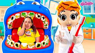 Maria Clara come muitos doces e aprende escovar os dentes com Doutora Boneca MC Divertida