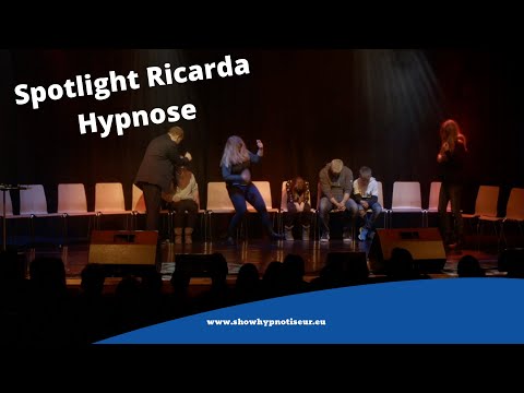 Spotlight Ricarda unter Hypnose (Showhypnotiseur Christo)