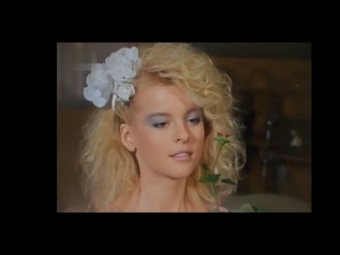 Iveta Bartošová - Rozvíjej se poupátko (1988) (HD)