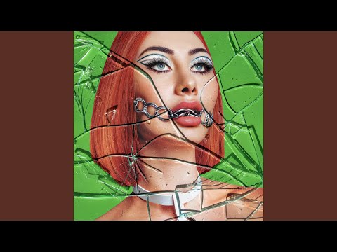 Fáj Még (feat. Karola)