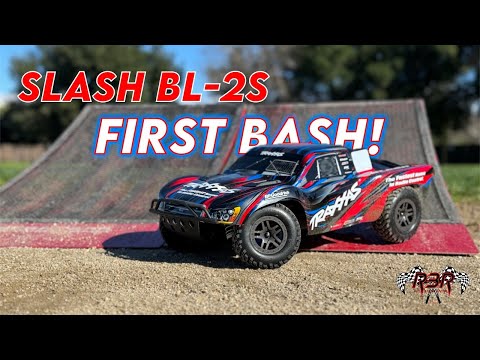 Traxxas SLASH 4X4 BL-2S | Speed Test & First BASH!