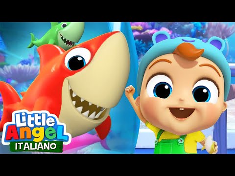 Bimbo Squalo all'Acquario! 🦈💃 Cartoni Animati con Gianni Piccino - Little Angel Italiano