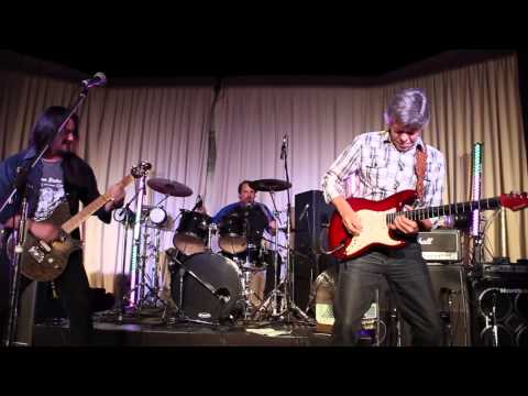 Exclusive Interview with Phil Emmanuel at ROCK CENTRAL