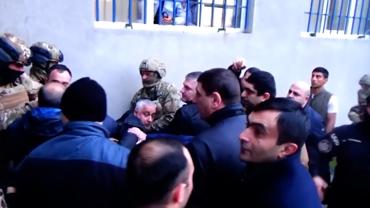 Ովքեր էին Նորքի ոստիկանական բաժանմունք ներխուժած անձինք