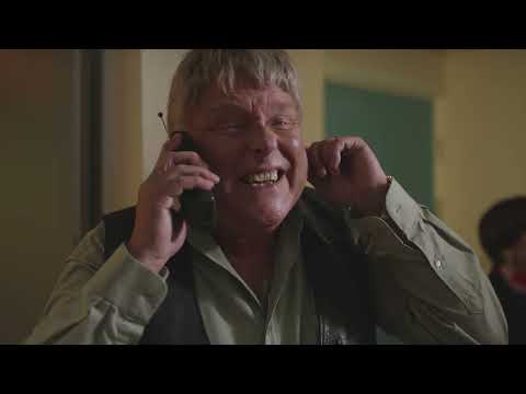 Stiftelsen | Hon Finns Överallt | Officiell video