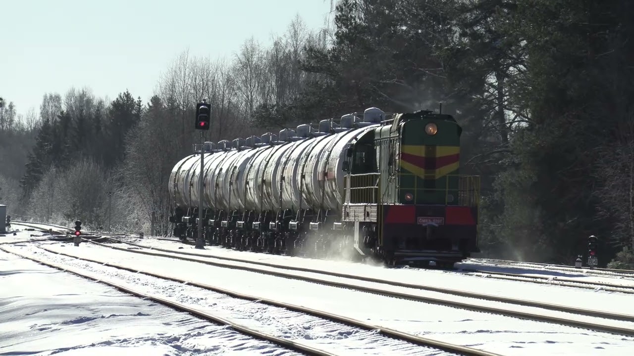 Латвийский тепловоз ЧМЭ3-5207 на ст. Реола / Latvian CME3-5207 at Reola station