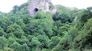 preview picture of video 'Peak District Country Walk - Manifold Valley-Ecton Hill-Wetton-Thor's Cave round'