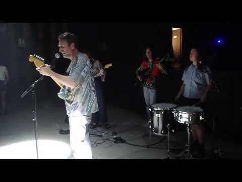 Sonny & The Sunsets  "Too Young To Burn"  4-9-2022, Pamplona (Zentral)