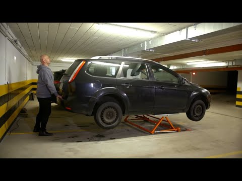 With this lift, you can repair your car in any garage! #101_Gadgets