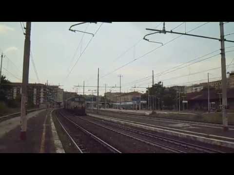 E655.490 sul MRS 56323 Fiorentina di Piombino - Nola Interporto, in partenza da Roma Tuscolana