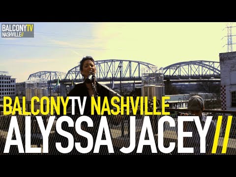 ALYSSA JACEY - DROWNING ME (BalconyTV)