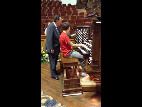 Playing the Mormon Tabernacle Organ!
