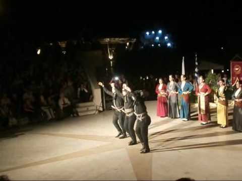 Τα χορευτικά events που "μαγνητίζουν" το ενδιαφέρον των Πατρινών κάθε καλοκαίρι!