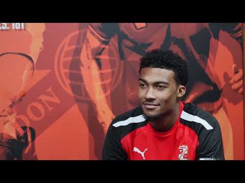 Tyrese Shade signs for Swindon Town