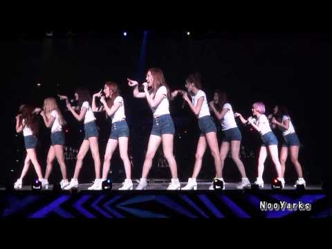 [Fancam] 121125 Girls' Generation (소녀시대) - Gee #SMTBKK
