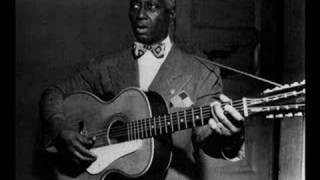 Roots of Blues -- Lead Belly „Easy Rider"