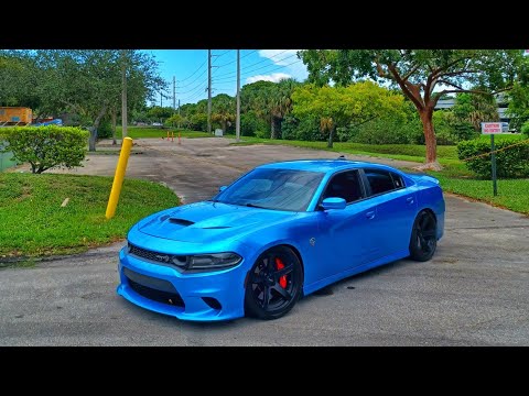 Pushing a Dodge Charger SRT Hellcat To The Limits. POV drive and drift.