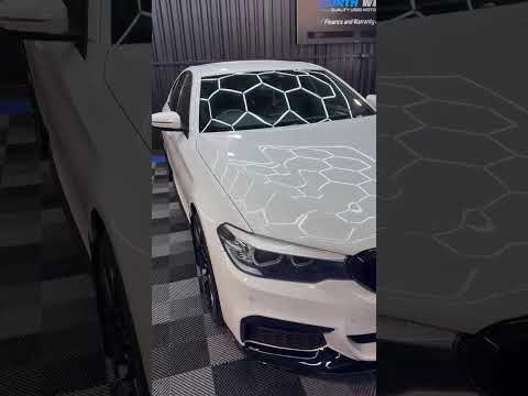 BMW 5-Series M Sport Hybrid 2018 - Image 2